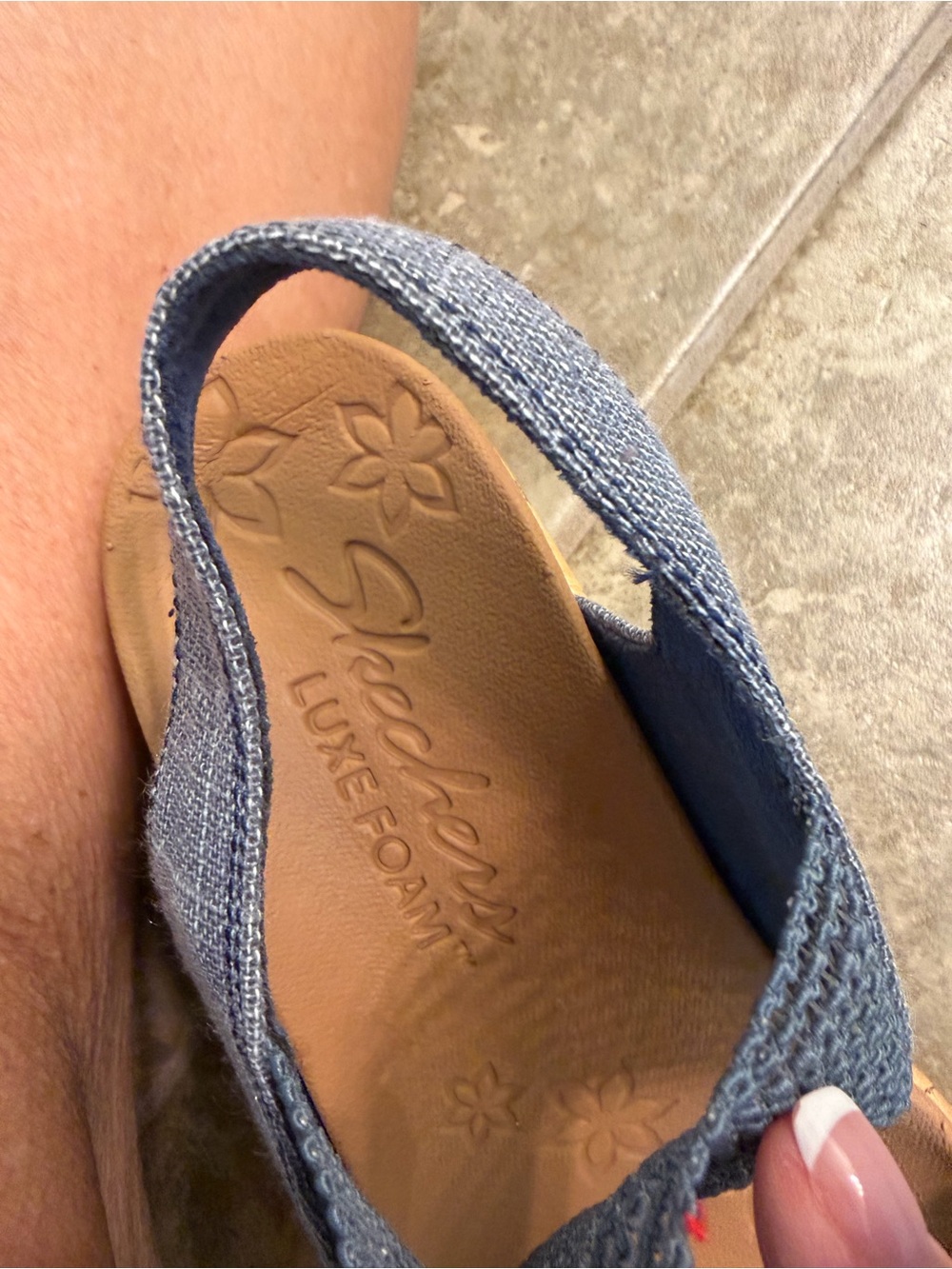 Skechers Women's Denim Blue Elastic Strap Sandals - Picture 4 of 5